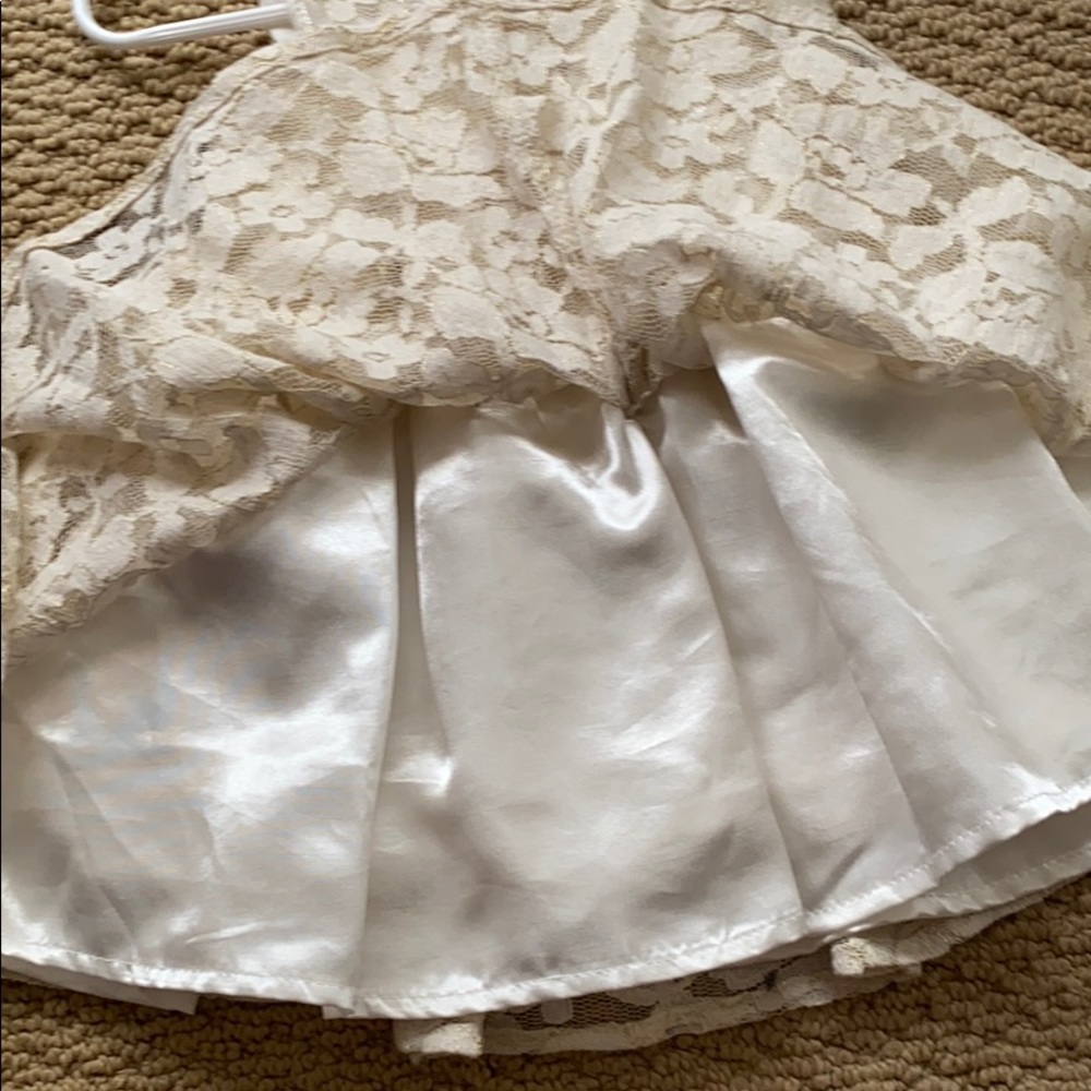 Infant cream lace holiday dress with black bow - Picture 6 of 8
